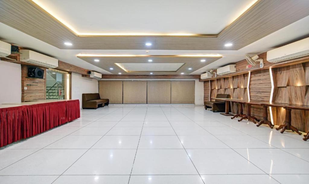 Super Hotel O Taste Of Temple Bhopal Exterior photo