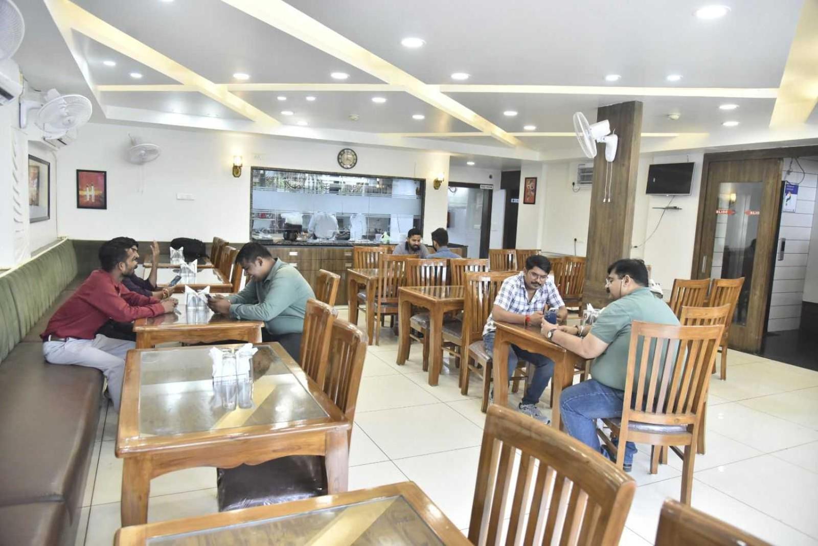 Super Hotel O Taste Of Temple Bhopal Exterior photo